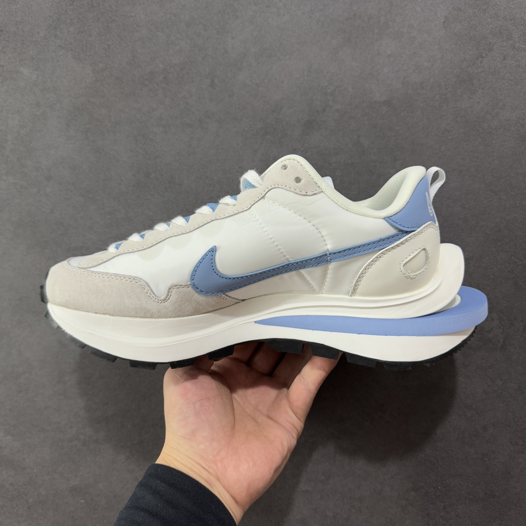 图片[2]-【纯原福利】Sacai x NK VaporWaffle 联名款华夫3.0潮流 休闲增高运动鞋 绝版好货特价 超低价清货 全套原楦原纸版原鞋开模 全网最具灵魂的版型 皮料卡色质感均保持原鞋一致 原装油墨Logo手工描漆 原装大底米色部分外尖内方 大底开口上翘弧度 后跟开口弧度高度原鞋一致 全鞋电脑针车 原厂鞋舌织唛标 原盒原配 中文合格证质保卡 客订外包保护盒‼️ 尺码：36 36.5 37.5 38 38.5 39 40 40.5 41 42 42.5 43 44 44.5 45 46-选品中心