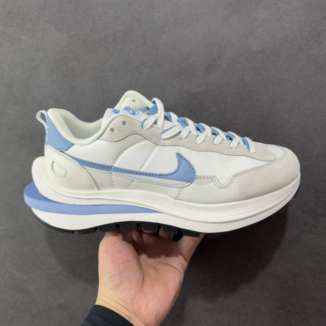 【纯原福利】Sacai x NK VaporWaffle 联名款华夫3.0潮流 休闲增高运动鞋 绝版好货特价 超低价清货 全套原楦原纸版原鞋开模 全网最具灵魂的版型 皮料卡色质感均保持原鞋一致 原装油墨Logo手工描漆 原装大底米色部分外尖内方 大底开口上翘弧度 后跟开口弧度高度原鞋一致 全鞋电脑针车 原厂鞋舌织唛标 原盒原配 中文合格证质保卡 客订外包保护盒‼️ 尺码:36 36.5 37.5 38 38.5 39 40 40.5 41 42 42.5 43 44 44.5 45 46-选品中心