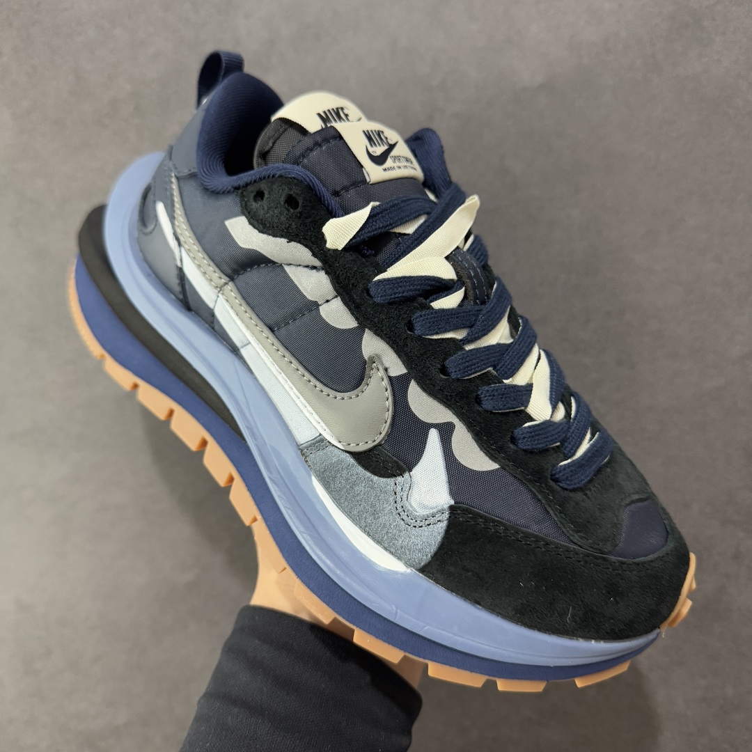 图片[3]-【纯原福利】Sacai x NK VaporWaffle 联名款华夫3.0潮流 休闲增高运动鞋 绝版好货特价 超低价清货 全套原楦原纸版原鞋开模 全网最具灵魂的版型 皮料卡色质感均保持原鞋一致 原装油墨Logo手工描漆 原装大底米色部分外尖内方 大底开口上翘弧度 后跟开口弧度高度原鞋一致 全鞋电脑针车 原厂鞋舌织唛标 原盒原配 中文合格证质保卡 客订外包保护盒‼️ 尺码：36 36.5 37.5 38 38.5 39 40 40.5 41 42 42.5 43 44 44.5 45 46-选品中心