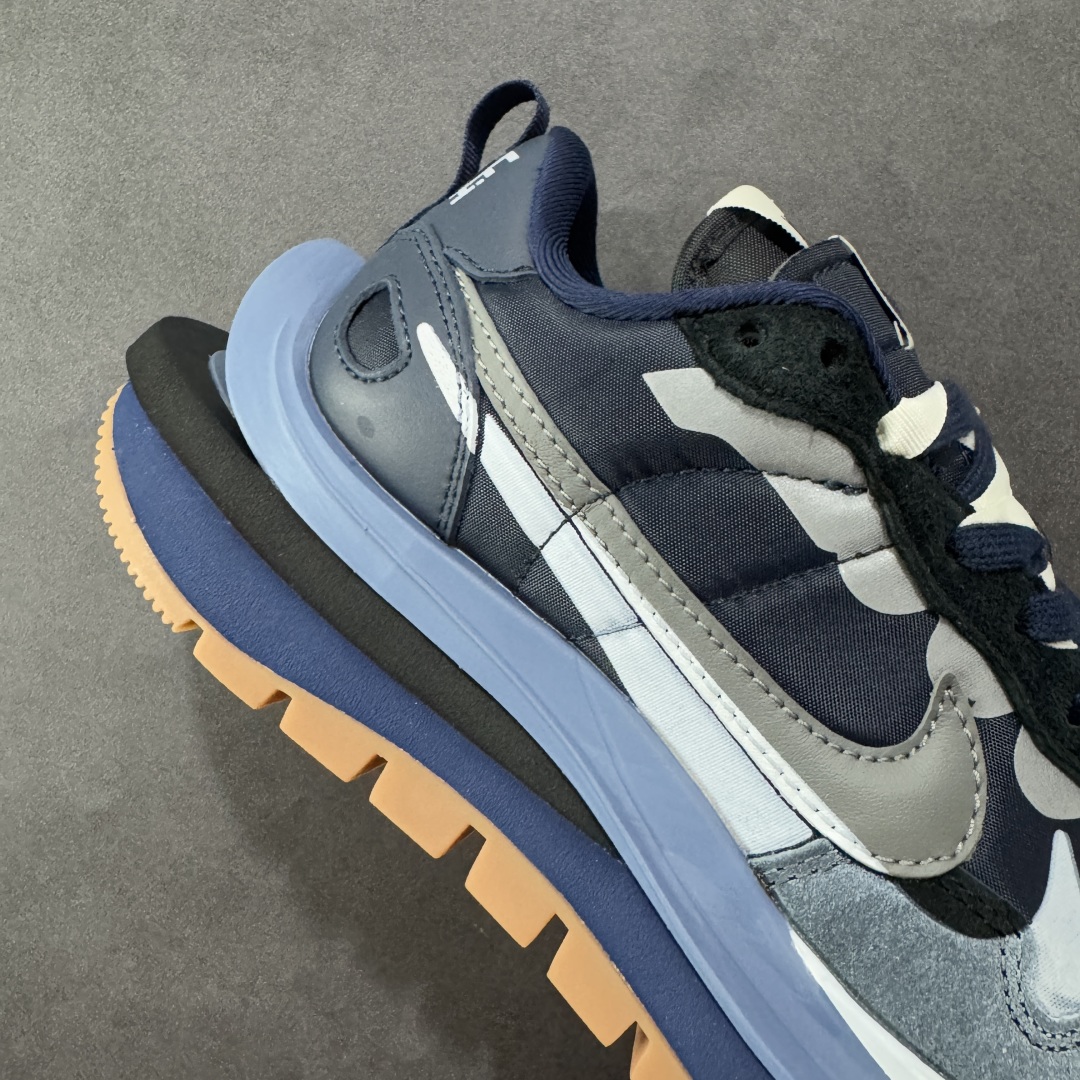 图片[6]-【纯原福利】Sacai x NK VaporWaffle 联名款华夫3.0潮流 休闲增高运动鞋 绝版好货特价 超低价清货 全套原楦原纸版原鞋开模 全网最具灵魂的版型 皮料卡色质感均保持原鞋一致 原装油墨Logo手工描漆 原装大底米色部分外尖内方 大底开口上翘弧度 后跟开口弧度高度原鞋一致 全鞋电脑针车 原厂鞋舌织唛标 原盒原配 中文合格证质保卡 客订外包保护盒‼️ 尺码：36 36.5 37.5 38 38.5 39 40 40.5 41 42 42.5 43 44 44.5 45 46-选品中心