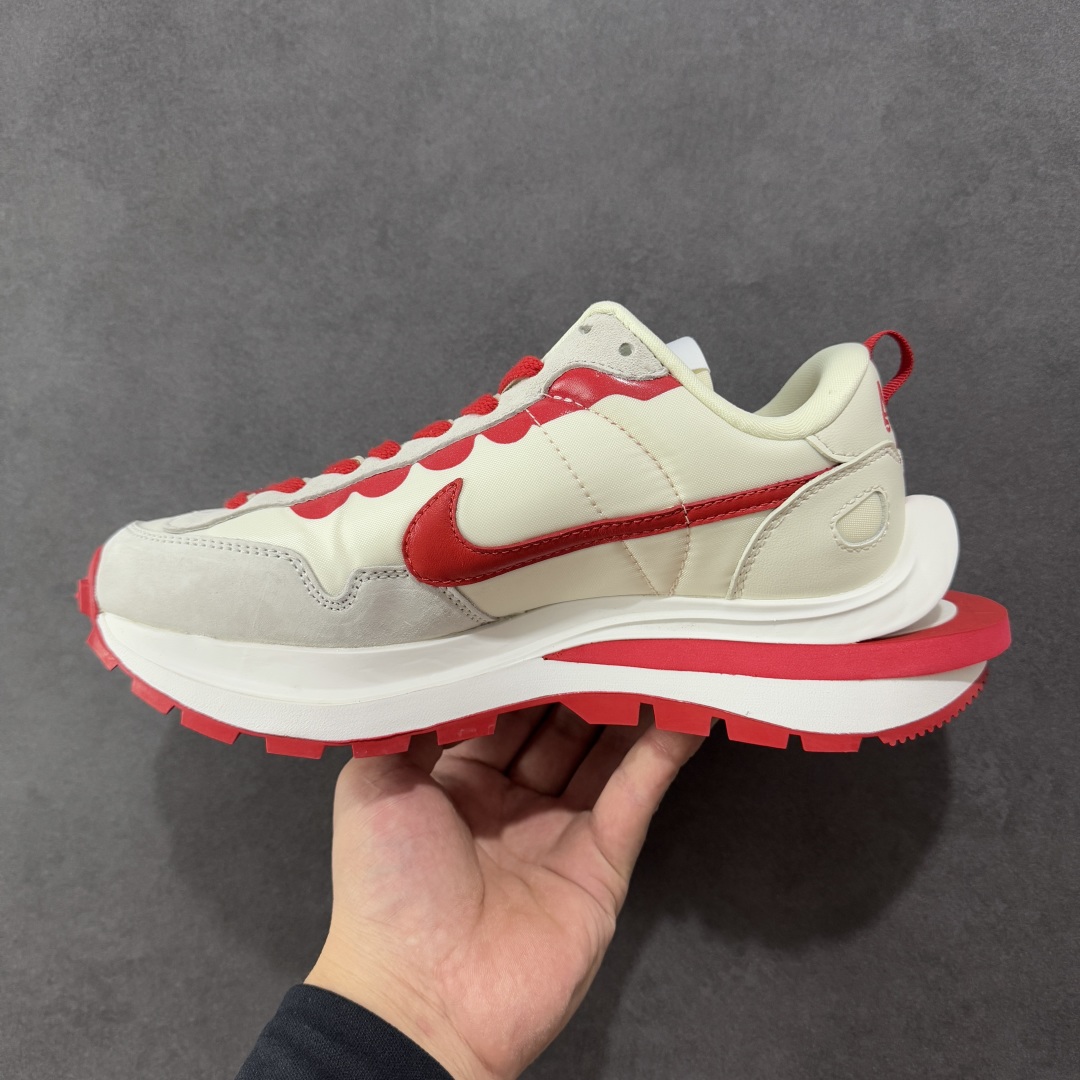 图片[2]-【纯原福利】Sacai x NK VaporWaffle 联名款华夫3.0潮流 休闲增高运动鞋 绝版好货特价 超低价清货 全套原楦原纸版原鞋开模 全网最具灵魂的版型 皮料卡色质感均保持原鞋一致 原装油墨Logo手工描漆 原装大底米色部分外尖内方 大底开口上翘弧度 后跟开口弧度高度原鞋一致 全鞋电脑针车 原厂鞋舌织唛标 原盒原配 中文合格证质保卡 客订外包保护盒‼️ 尺码：36 36.5 37.5 38 38.5 39 40 40.5 41 42 42.5 43 44 44.5 45 46-选品中心