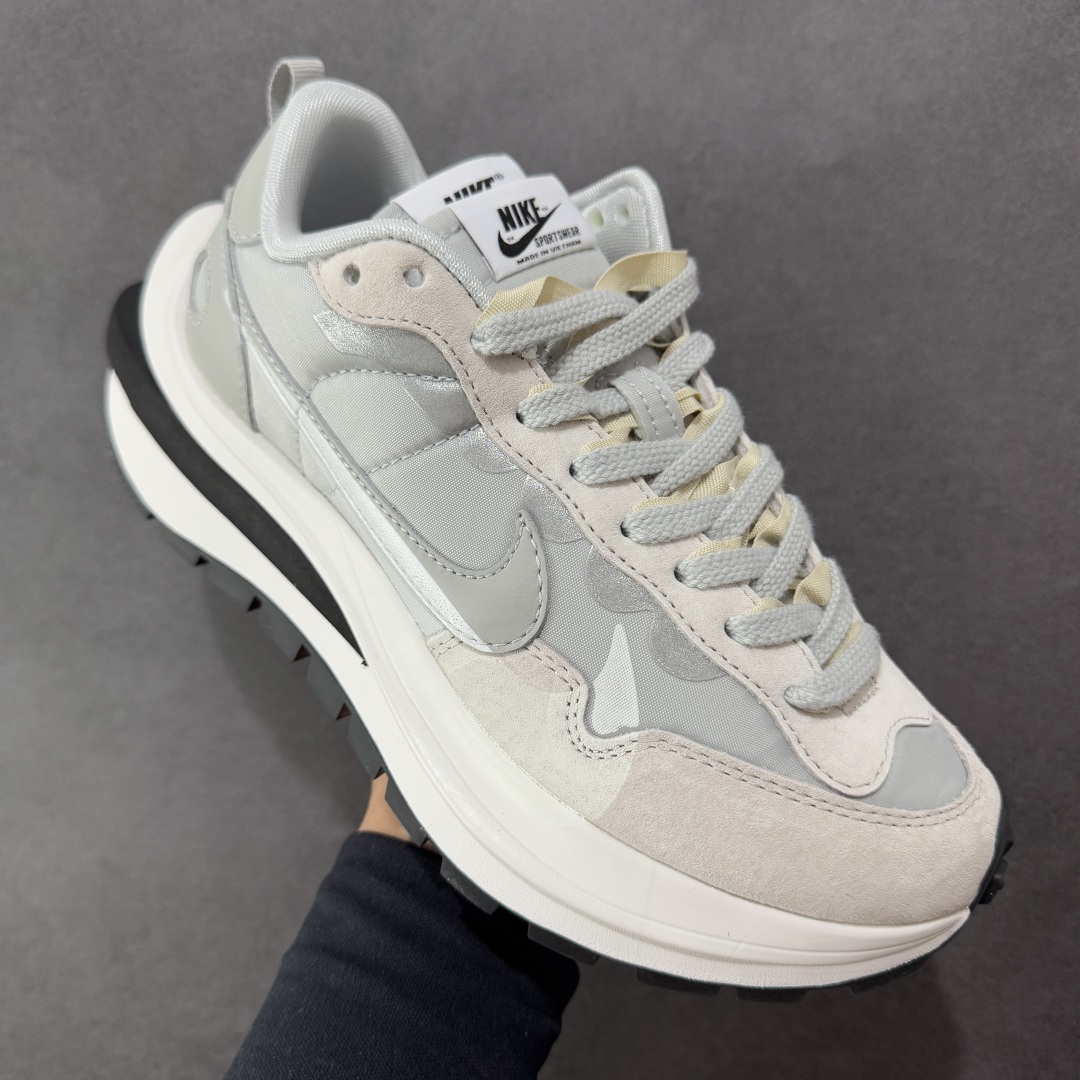 图片[3]-【纯原福利】Sacai x NK VaporWaffle 联名款华夫3.0潮流 休闲增高运动鞋 绝版好货特价 超低价清货 全套原楦原纸版原鞋开模 全网最具灵魂的版型 皮料卡色质感均保持原鞋一致 原装油墨Logo手工描漆 原装大底米色部分外尖内方 大底开口上翘弧度 后跟开口弧度高度原鞋一致 全鞋电脑针车 原厂鞋舌织唛标 原盒原配 中文合格证质保卡 客订外包保护盒‼️ 尺码：36 36.5 37.5 38 38.5 39 40 40.5 41 42 42.5 43 44 44.5 45 46-选品中心