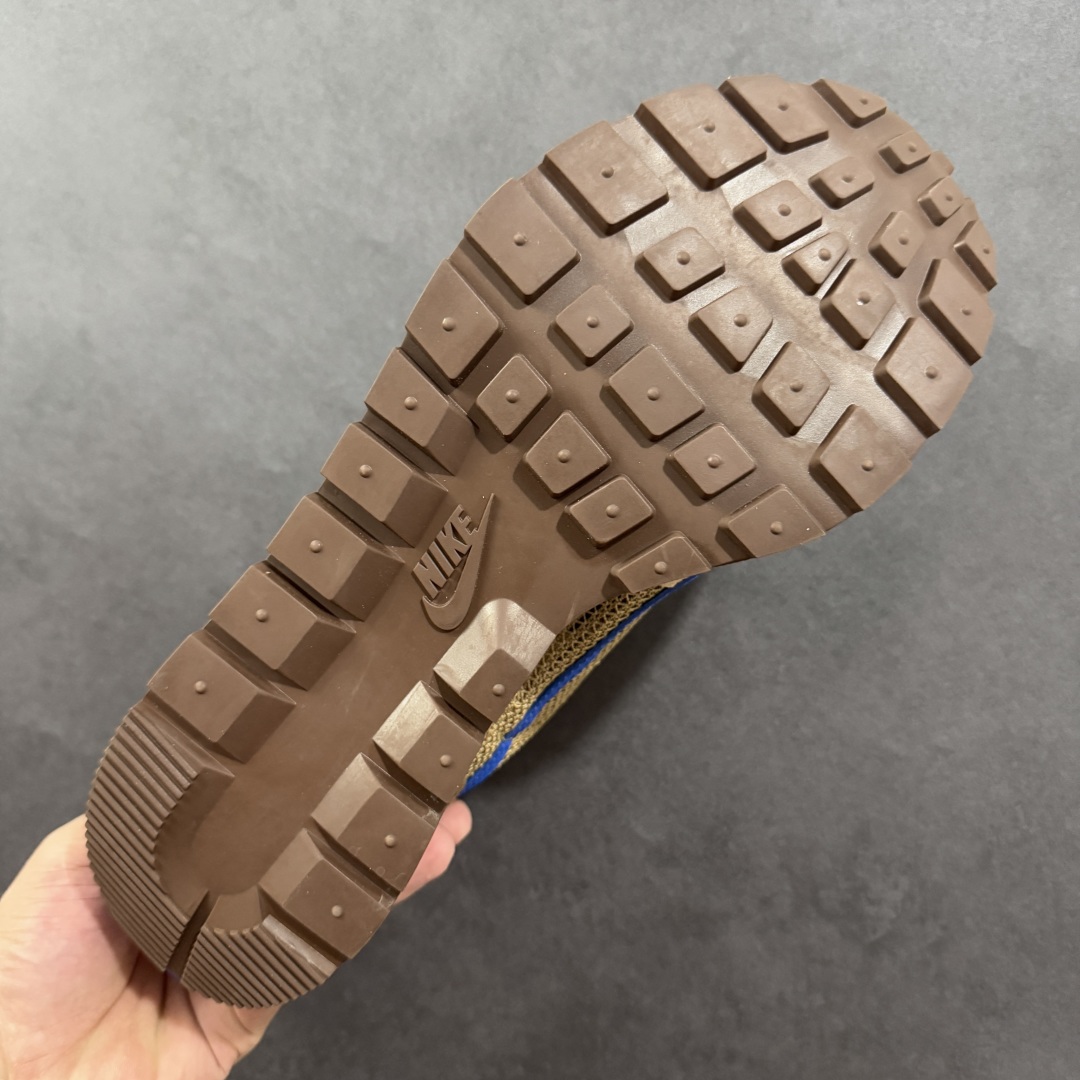 图片[9]-【纯原福利】Sacai x NK VaporWaffle 联名款华夫3.0潮流 休闲增高运动鞋 绝版好货特价 超低价清货 全套原楦原纸版原鞋开模 全网最具灵魂的版型 皮料卡色质感均保持原鞋一致 原装油墨Logo手工描漆 原装大底米色部分外尖内方 大底开口上翘弧度 后跟开口弧度高度原鞋一致 全鞋电脑针车 原厂鞋舌织唛标 原盒原配 中文合格证质保卡 客订外包保护盒‼️ 尺码：36 36.5 37.5 38 38.5 39 40 40.5 41 42 42.5 43 44 44.5 45 46-选品中心