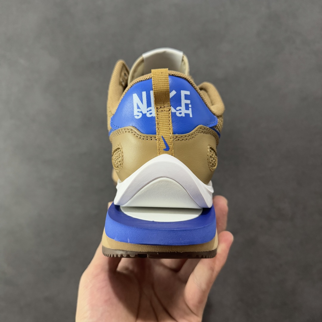 图片[4]-【纯原福利】Sacai x NK VaporWaffle 联名款华夫3.0潮流 休闲增高运动鞋 绝版好货特价 超低价清货 全套原楦原纸版原鞋开模 全网最具灵魂的版型 皮料卡色质感均保持原鞋一致 原装油墨Logo手工描漆 原装大底米色部分外尖内方 大底开口上翘弧度 后跟开口弧度高度原鞋一致 全鞋电脑针车 原厂鞋舌织唛标 原盒原配 中文合格证质保卡 客订外包保护盒‼️ 尺码：36 36.5 37.5 38 38.5 39 40 40.5 41 42 42.5 43 44 44.5 45 46-选品中心