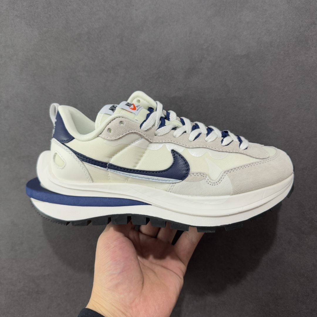 【纯原福利】Sacai x NK VaporWaffle 联名款华夫3.0潮流 休闲增高运动鞋 绝版好货特价 超低价清货 全套原楦原纸版原鞋开模 全网最具灵魂的版型 皮料卡色质感均保持原鞋一致 原装油墨Logo手工描漆 原装大底米色部分外尖内方 大底开口上翘弧度 后跟开口弧度高度原鞋一致 全鞋电脑针车 原厂鞋舌织唛标 原盒原配 中文合格证质保卡 客订外包保护盒‼️ 尺码:36 36.5 37.5 38 38.5 39 40 40.5 41 42 42.5 43 44 44.5 45 46-选品中心