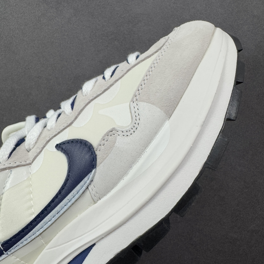 图片[5]-【纯原福利】Sacai x NK VaporWaffle 联名款华夫3.0潮流 休闲增高运动鞋 绝版好货特价 超低价清货 全套原楦原纸版原鞋开模 全网最具灵魂的版型 皮料卡色质感均保持原鞋一致 原装油墨Logo手工描漆 原装大底米色部分外尖内方 大底开口上翘弧度 后跟开口弧度高度原鞋一致 全鞋电脑针车 原厂鞋舌织唛标 原盒原配 中文合格证质保卡 客订外包保护盒‼️ 尺码：36 36.5 37.5 38 38.5 39 40 40.5 41 42 42.5 43 44 44.5 45 46-选品中心