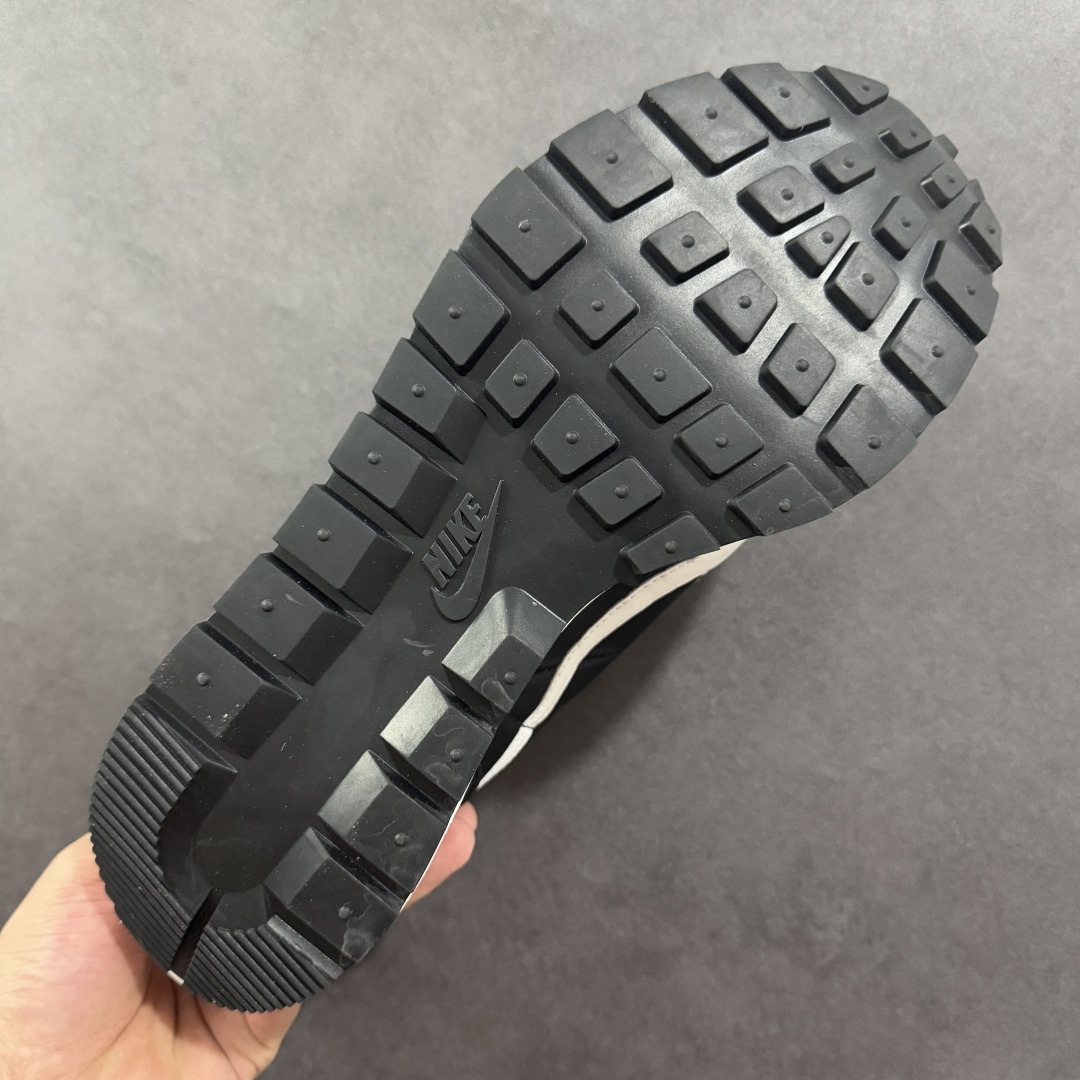 图片[9]-【纯原福利】Sacai x NK VaporWaffle 联名款华夫3.0潮流 休闲增高运动鞋 绝版好货特价 超低价清货 全套原楦原纸版原鞋开模 全网最具灵魂的版型 皮料卡色质感均保持原鞋一致 原装油墨Logo手工描漆 原装大底米色部分外尖内方 大底开口上翘弧度 后跟开口弧度高度原鞋一致 全鞋电脑针车 原厂鞋舌织唛标 原盒原配 中文合格证质保卡 客订外包保护盒‼️ 尺码：36 36.5 37.5 38 38.5 39 40 40.5 41 42 42.5 43 44 44.5 45 46-选品中心