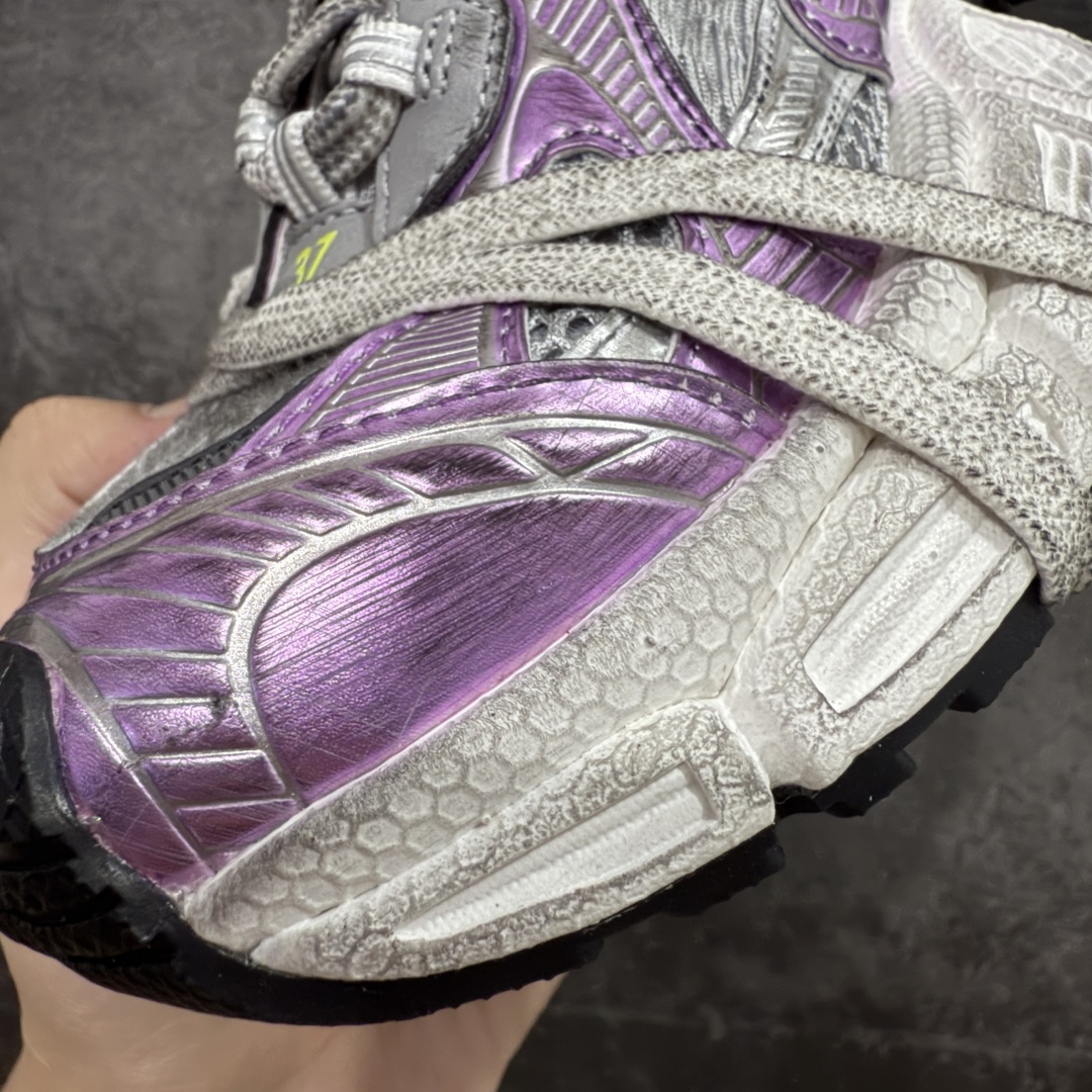 图片[6]-【X版纯原】BALENCIAGA 3XL Sneakers 巴黎世家十代网布系带低帮走秀复古老爹鞋 全新版本 全新顶端品质 全套原纸板楦头开发 最原汁原味的灵魂版型 全鞋荧光划线卡点 胶水把控整洁度追求极致完美 每一双都是工艺品 多重QC质检 超越公司货的品控标准 实实在在的免检产品 原盒原配 正确字体电绣 粗细、位置、大小正确 侧边TPU 透气孔匹配意产原版 正确分离大底 TPU软底 原版一致大底LOGO 立体感十足 原厂皮料水洗做旧 采购原厂网纱 不含皮革 网布材料和聚氨酯 磨损效果 鞋头边缘和后帮 Balenciaga 徽标 鞋面和后跟凸印尺码 鞋舌 3XL 橡胶品牌标识和反光细节 鞋帮拉袢和鞋舌拉祥 配反光细节 备用鞋带在鞋履前侧 可在穿着前取下 便于不同造型搭配 正常尺码 尺码：35 36 37 38 39 40 41 42 43 44 45 46-选品中心