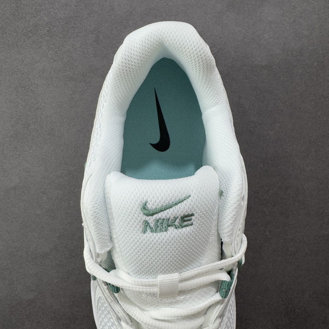 图片[7]-【公司级】NK V5 RNR 舒适百搭跑步鞋 黑绿 融合了复古与现代设计元素，轻量化设计，鞋面采用透气网眼材料，搭配轻质泡沫中底，缓震舒适，适合日常通勤或轻量级徒步，可以满足日常穿搭的同时，还兼容户外徒步功能 货号：HQ7901-106 尺码：36-45 编码：LDSB210220-选品中心