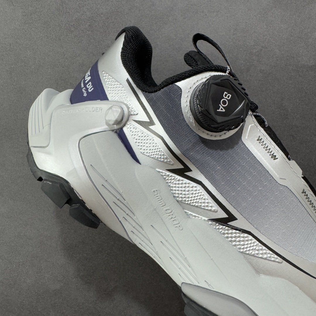 图片[6]-【公司级】KAILAS FUGA DU BOA 凯乐石 黑山大坡王越野机能跑鞋 这双黑山整体呈现了多样的黑灰银搭配 鞋面主体部分采用网状薄翼材质中底是大坡王最具特色的山形结构 鞋带采用 BOA 旋钮快速穿脱系统 Vibram Megagrip 延续大坡王超强抓地 多重元素组合而成的造型和颜色设计让整双鞋观感丰富而又统一 整双鞋的技术和材料应用使得科技感十足颜色和脚感适合各类场景和场所穿着！ 尺码：39 39.5 40 41 41.5 42 42.5 43 44 44.5 45-选品中心