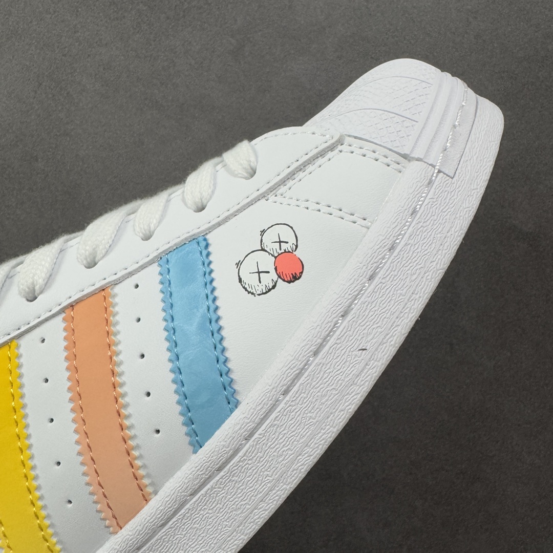 定制版 AD Originals Superstar x KAWS 白蓝 BZ2537