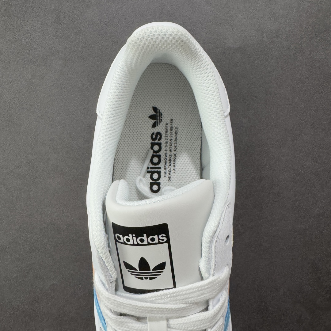 定制版 AD Originals Superstar x KAWS 白蓝 BZ2537