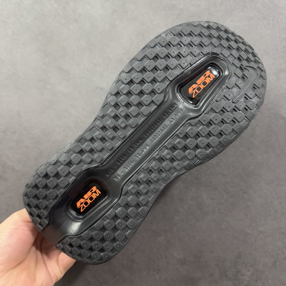 Nike VOMERO PREMIUM 耐克 舒适减震防滑 低帮跑步鞋 HQ2050-305