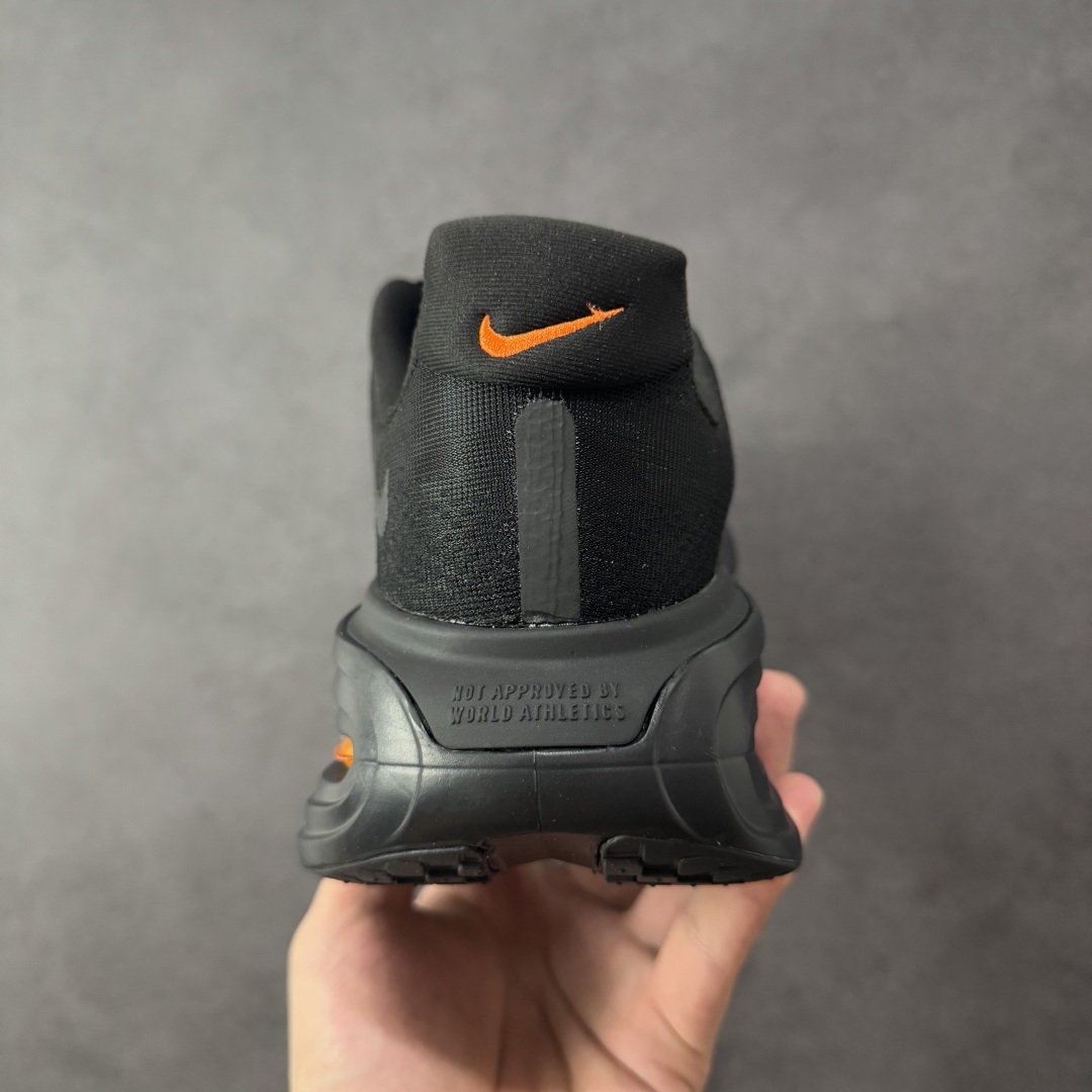 Nike VOMERO PREMIUM 耐克 舒适减震防滑 低帮跑步鞋 HQ2050-305