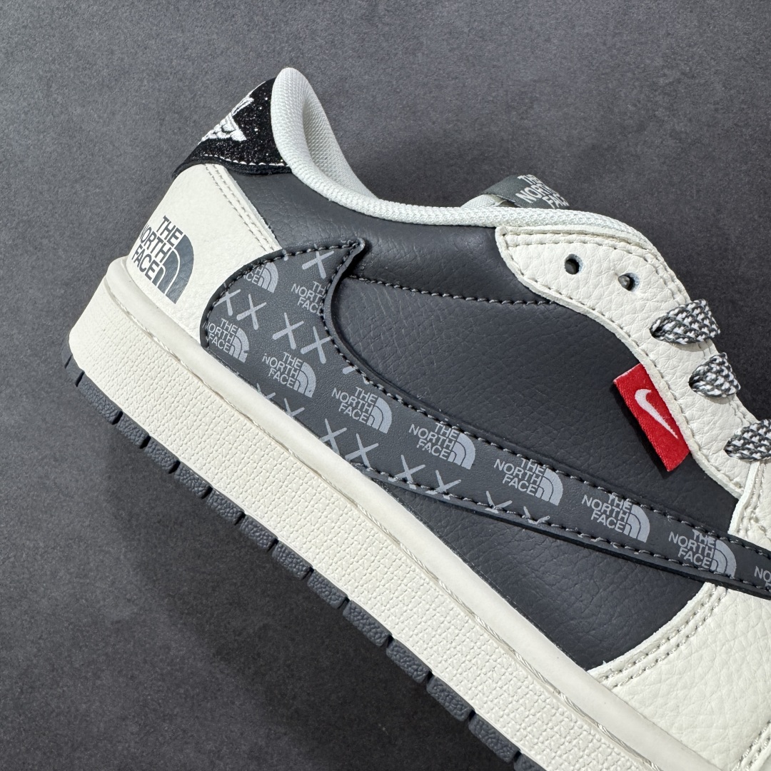 定制版 Travis Scott x Fragment Design x Air Jordan 1 Low OG SP AJ1 乔1 北面联名 印花米黑织标 低帮文化休闲板鞋 QW5088-205