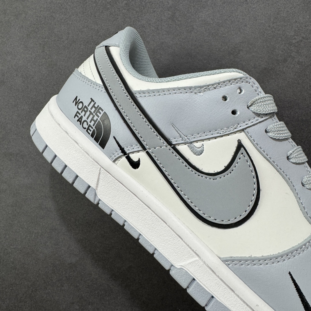  
【纯原】Nike SB Dunk Low 北面联名 三勾浅灰 周年高端定制 低帮休闲板鞋
#定制鞋盒