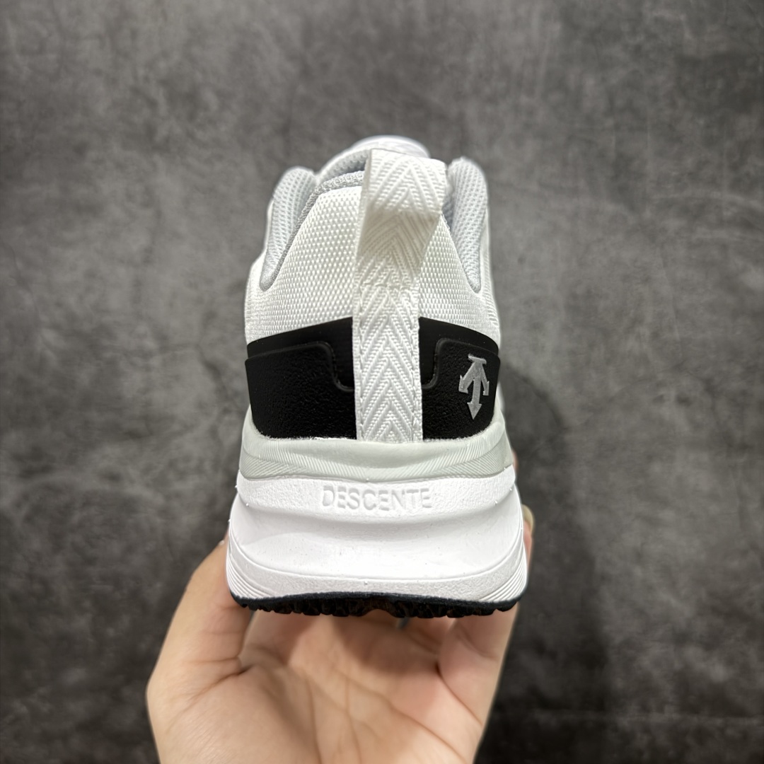  
【纯原】DESCENTE BOA 迪桑特 运动慢跑鞋 

大厂出品 非莞产顶级
透气针织鞋面搭配 B
