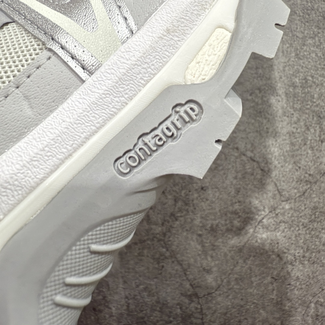 图片[4]-【A1外贸版】Salomon XT-QUEST ADV 萨洛蒙情侣款户外机能鞋 银色477757 全新外贸大厂出品 细节品质大改进 独立私模 最大做到47.5码 全鞋采用为原厂一致材料打造 全新鞋型 相对市场版本 版型更正 全新玻璃冲刀 清洁度提升 同步原版左右鞋带孔的间距加大（市场版间距太小） 网面与鞋头材料校对一致无色差（市面版本有色差） 大底contagrip凹陷程度同步原版（市面版都有差别） 鞋舌两侧鞋帮脚踝处更加直挺（之前老版往中间踏） 鞋头处添加☯️太极标 所有细节多次修改校正 坚持同步原版无差别 毋庸置疑全市场最好的版本💪🏻终端优势供应 尺码：36 36.5 37.5 38 38.5 39 40 40.5 41 42 42.5 43-选品中心