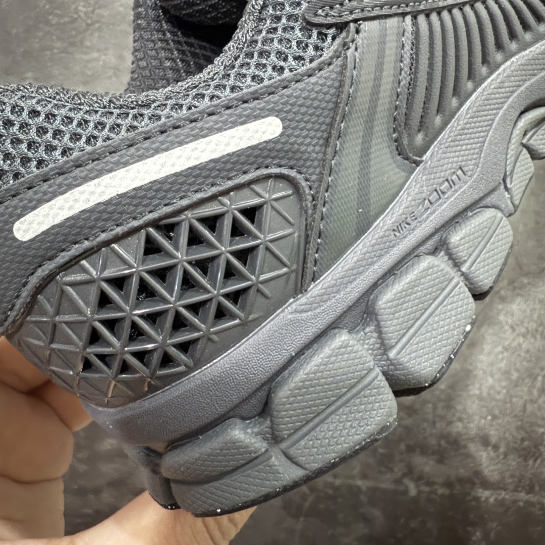  
【纯原】NK Zoom Vomero 5 
佛莫罗5代系列经典复古运动慢跑鞋 碳灰 BV1358-0