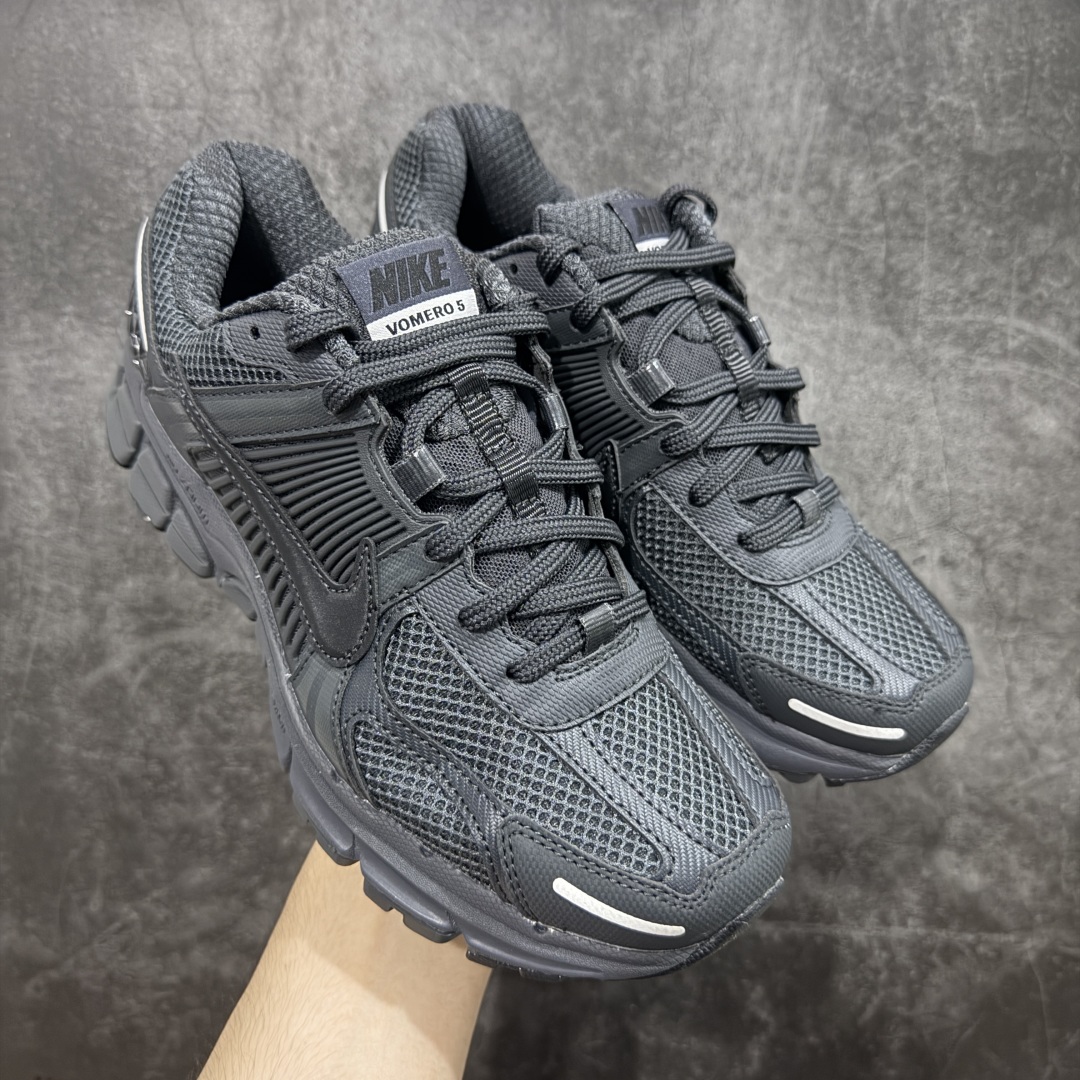  
【纯原】NK Zoom Vomero 5 
佛莫罗5代系列经典复古运动慢跑鞋 碳灰 BV1358-0