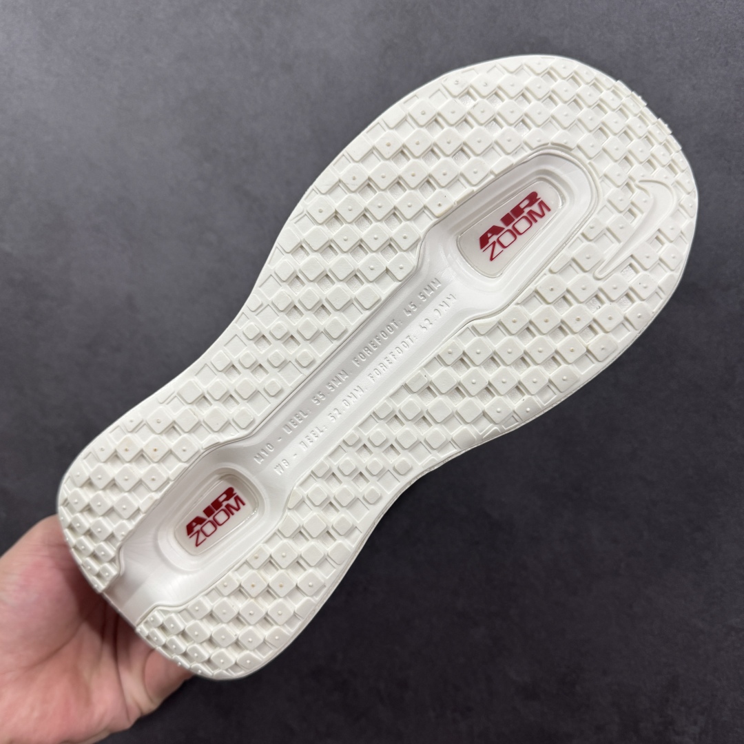 210    Nike VOMERO PREMIUM 耐克 舒适减震防滑 低帮跑步鞋 全掌ReactX泡绵中底 HQ2050-304