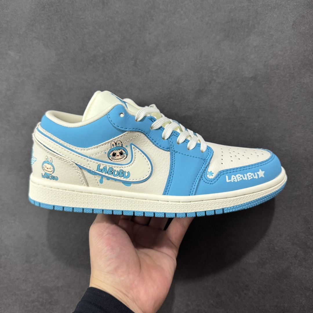  
【纯原】Nike AJ1 Low 白蓝拉布布联名
低帮休闲板鞋 定制鞋盒 
大厂纯原品质出货 超高清