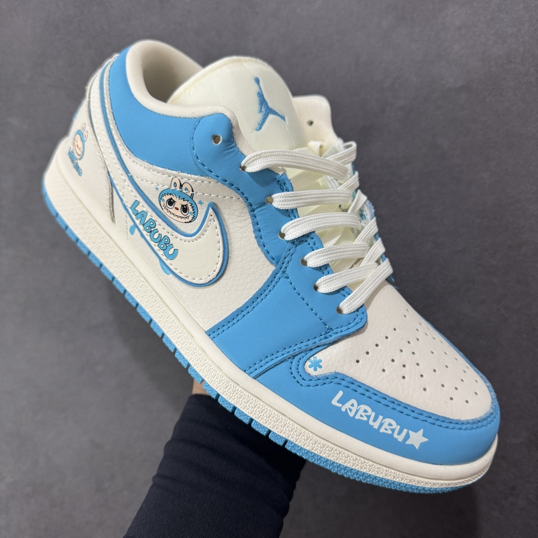 
【纯原】Nike AJ1 Low 白蓝拉布布联名
低帮休闲板鞋 定制鞋盒 
大厂纯原品质出货 超高清