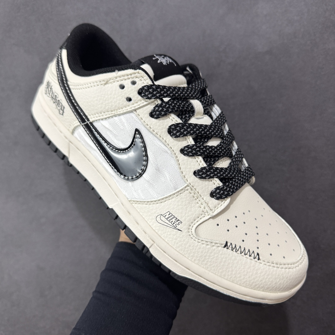  
【纯原】Nike SB Dunk Low 斯图西联名 织布米黑勾 周年高端定制 低帮休闲板鞋
定制鞋