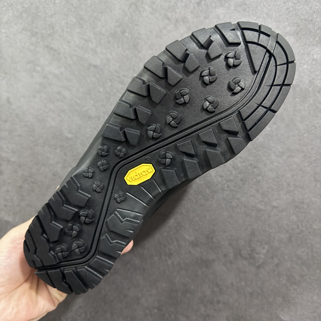  
【纯原】THE NORTH FACE GLENCLYFFE 北面高帮
面料采用进口磨砂牛皮 公司级版