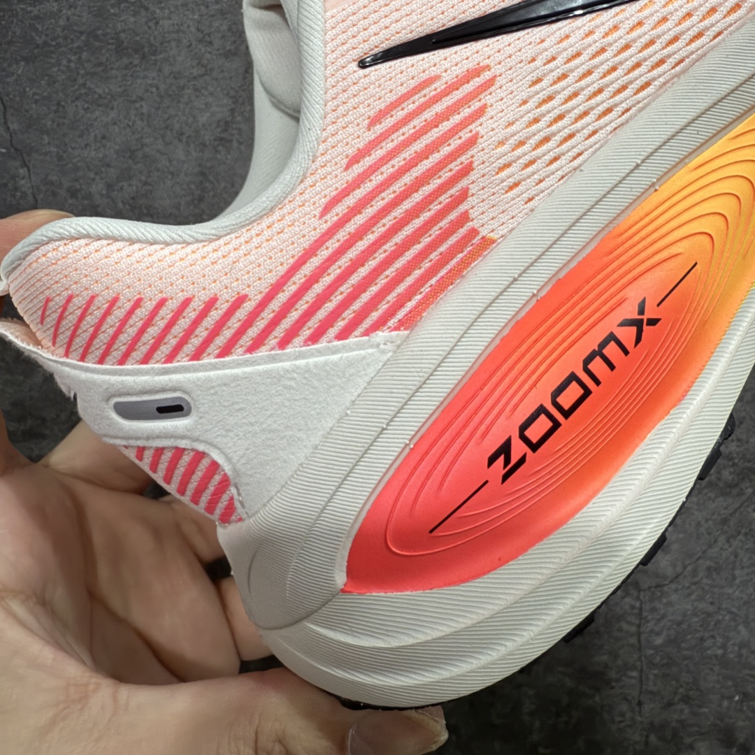  
【XE纯原版】Nike Air Zoom Vomero 18 全新科技运动跑鞋 HM6804-100