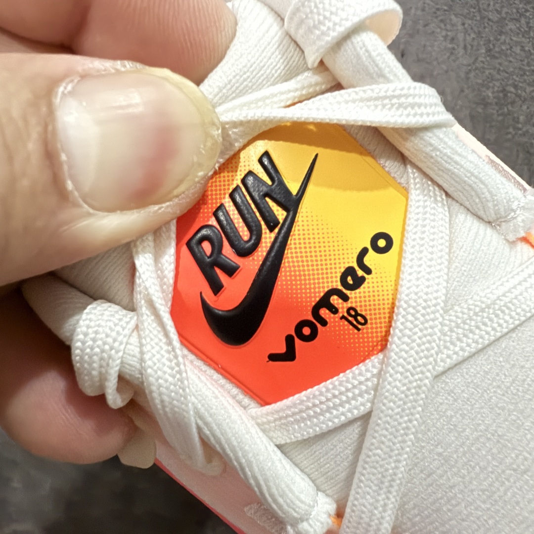  
【XE纯原版】Nike Air Zoom Vomero 18 全新科技运动跑鞋 HM6804-100