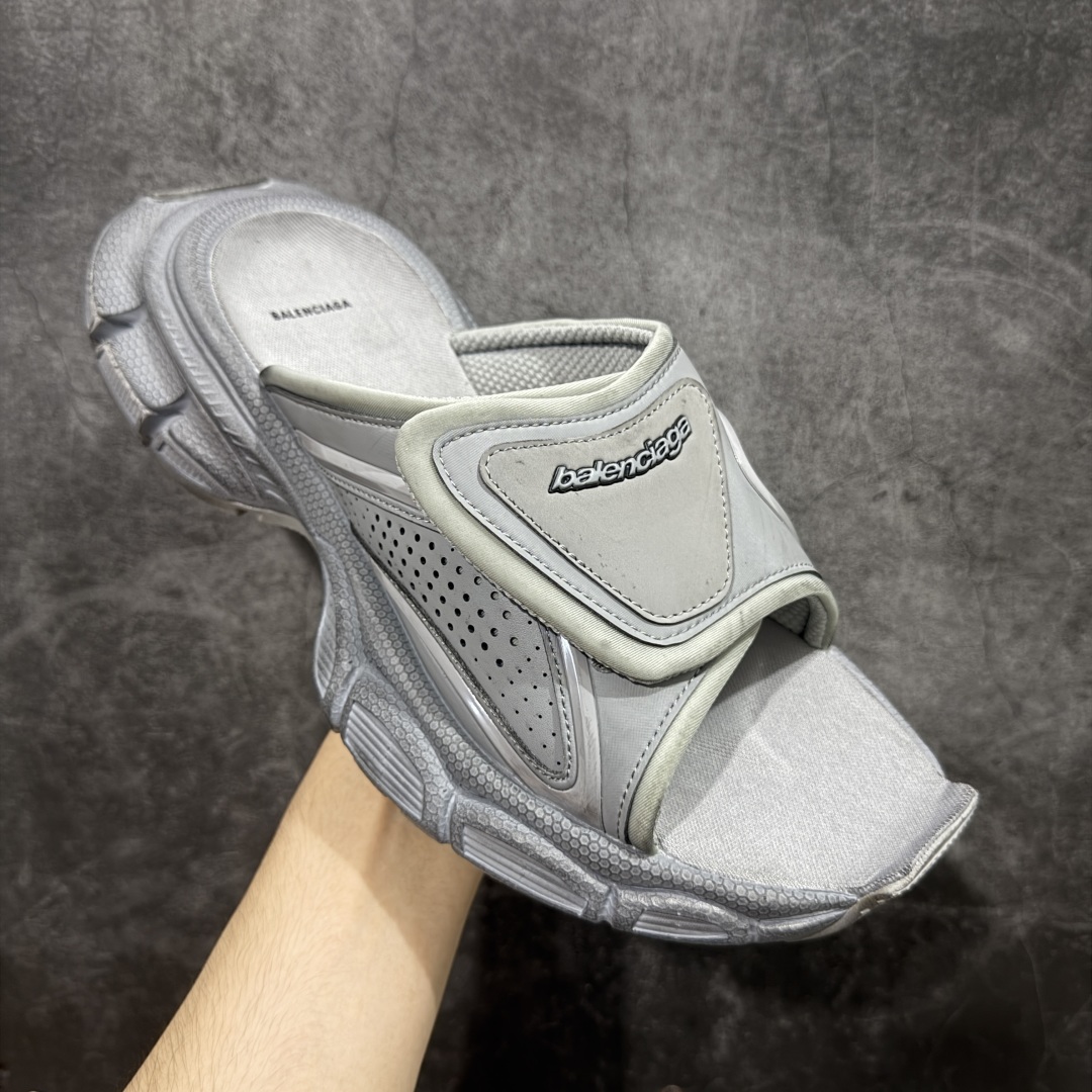  
【纯原】Balenciaga巴黎世家 3XL 圆头套脚一字拖鞋 男款 银色
原版原材料开发
正确做旧