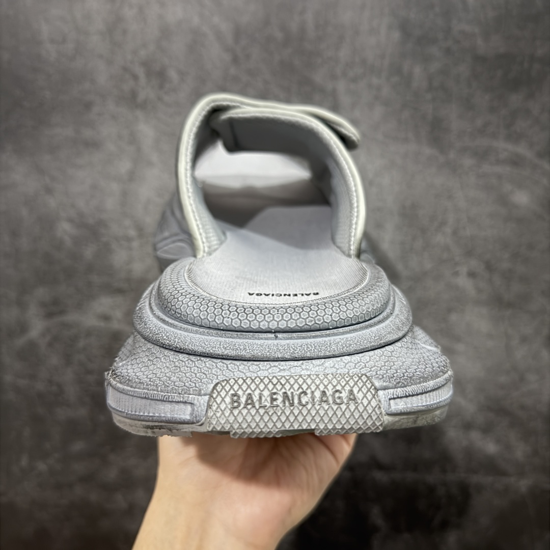  
【纯原】Balenciaga巴黎世家 3XL 圆头套脚一字拖鞋 男款 银色
原版原材料开发
正确做旧