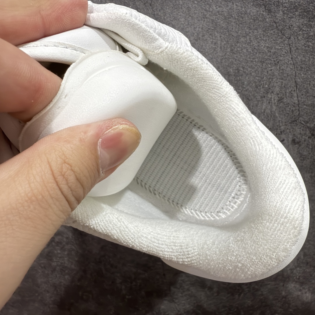 图片[7]-【Top纯原】Alo Yoga Recovery Mode 舒适简约 防滑耐磨 低帮 板鞋 男女同款 白色 25s 春夏新款 小白鞋厚底舒适休闲款 alo比耐克更懂女生！上脚超级百搭！而且超级舒适！是厚底款但是上脚一点都不沉重！ 非常轻便！套上袜套搭配更好看！而且还是明星同款推荐～上脚增高显腿细！ 超级适合我们小个子女生～鞋子整体也是经典的拼色撞色设计搭配鞋面细腻的真皮纹路肌理感！！ 材质：牛皮内里羊里 大底：纯天然橡胶大底 尺码：35-45-选品中心