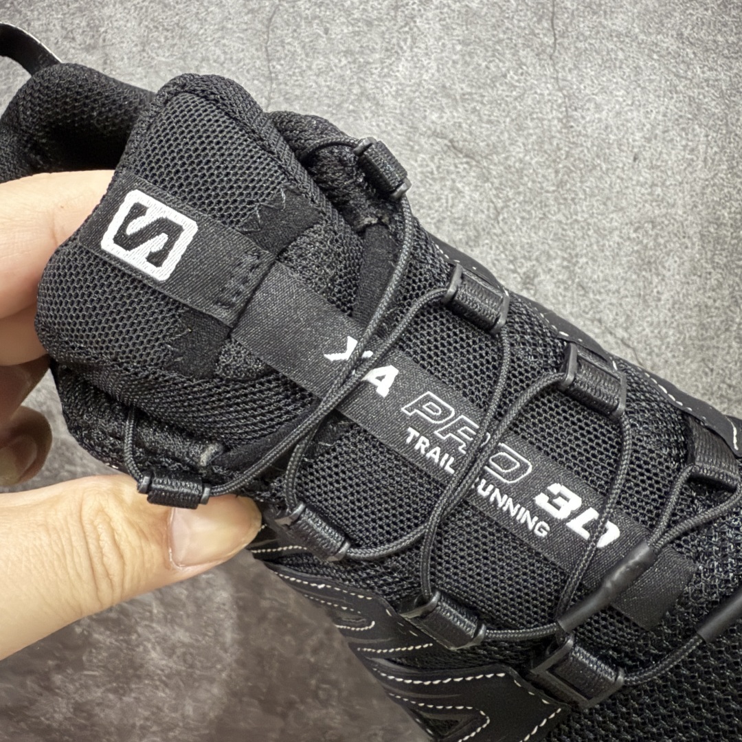 图片[6]-【w1版本】全新版本出货 纯原大厂出品 萨洛蒙 Salomon XA PRO 3D 户外轻便机能鞋 491274 纯原外贸平台特供订单 耗时半年巨作 全套原纸板楦头开发 原厂特供网布配套加持 确保原汁原味 完美呈现版型 原档数据独家私模五层组合大底 男女鞋同步官方开发至46.5 原装Ortholite轻量化鞋垫 中底布带钢印编号 原厂TPU锁扣 进口港宝加持 后跟自然饱满 还原公司包裹性 鞋面以“锯齿”状的包裹系统呈现 在基色底之下加入了各种色点缀 将公司的最新技术和时尚前卫的造型融入耐用的长跑款式中 鞋面由 TPU 薄膜制成 并焊接在高耐磨网眼上 使其既时尚又坚固 由 ACS底盘支撑 可增强稳定性和支撑力 以及由橡胶凸耳 Contragrip外底覆盖的 EVA 缓冲中底 旨在应对崎岖的地形 鞋舌上的彩色Salomon 标签、Quicklace 系统以及鞋头、鞋舌和鞋跟上的附加品牌使细节更加完美 让穿着者可以轻松驾驭户外与通勤下的任何运动生活场景 无缝鞋身户外随意纵横 颜值与脚感兼备 出街通勤 绝对非常吸睛 你值得拥有 尺码：36 36.5 37 38 38.5 39 40 40.5 41 42 42.5 43 44 44.5 45 46-选品中心