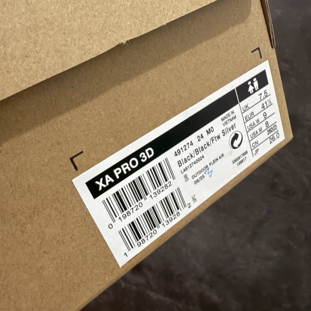 图片[9]-【w1版本】全新版本出货 纯原大厂出品 萨洛蒙 Salomon XA PRO 3D 户外轻便机能鞋 491274 纯原外贸平台特供订单 耗时半年巨作 全套原纸板楦头开发 原厂特供网布配套加持 确保原汁原味 完美呈现版型 原档数据独家私模五层组合大底 男女鞋同步官方开发至46.5 原装Ortholite轻量化鞋垫 中底布带钢印编号 原厂TPU锁扣 进口港宝加持 后跟自然饱满 还原公司包裹性 鞋面以“锯齿”状的包裹系统呈现 在基色底之下加入了各种色点缀 将公司的最新技术和时尚前卫的造型融入耐用的长跑款式中 鞋面由 TPU 薄膜制成 并焊接在高耐磨网眼上 使其既时尚又坚固 由 ACS底盘支撑 可增强稳定性和支撑力 以及由橡胶凸耳 Contragrip外底覆盖的 EVA 缓冲中底 旨在应对崎岖的地形 鞋舌上的彩色Salomon 标签、Quicklace 系统以及鞋头、鞋舌和鞋跟上的附加品牌使细节更加完美 让穿着者可以轻松驾驭户外与通勤下的任何运动生活场景 无缝鞋身户外随意纵横 颜值与脚感兼备 出街通勤 绝对非常吸睛 你值得拥有 尺码：36 36.5 37 38 38.5 39 40 40.5 41 42 42.5 43 44 44.5 45 46-选品中心