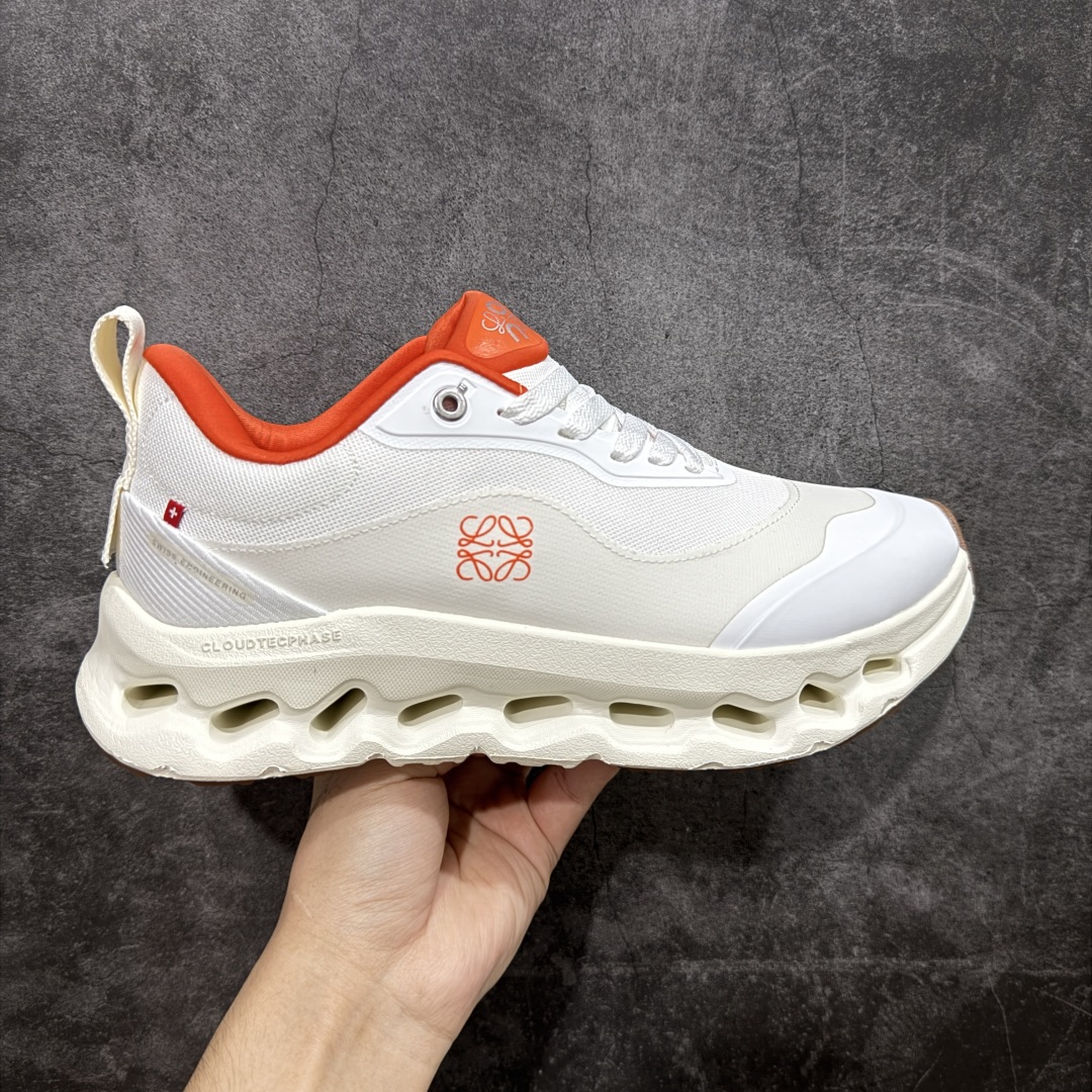 200  PE版本 ON昂跑 x Loewe 罗意威联名二代系列