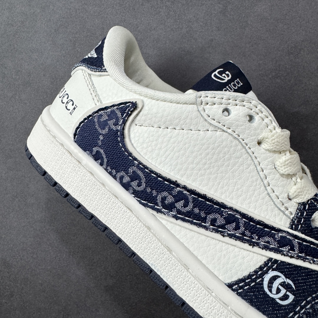 图片[6]-【定制版】Travis Scott x Fragment Design x Air Jordan 1 Low OG SP AJ1 乔1 古驰 米蓝牛仔布 低帮文化休闲板鞋 #多方联名合作融合了Travis Scott 独特的音乐风格，藤原浩个性的设计风格以及Jordan品牌的经典元素 使其成为一双具有独特身份和价值的鞋子 清新而立体的外观加上联名标识更突出了其独特身份 这种配色方案显示出活力和时尚感 在视觉上引人注目 鞋身的质感和细腻的细节处理使其显得高端而格调十足 这款“倒钩”联名是设计与创意完美结合 融合多方的个性风格是一款备受瞩目的潮流鞋款 货号：JW1188-147 尺码：36 36.5 37.5 38 38.5 39 40 40.5 41 42 42.5 43 44 44.5 45-选品中心