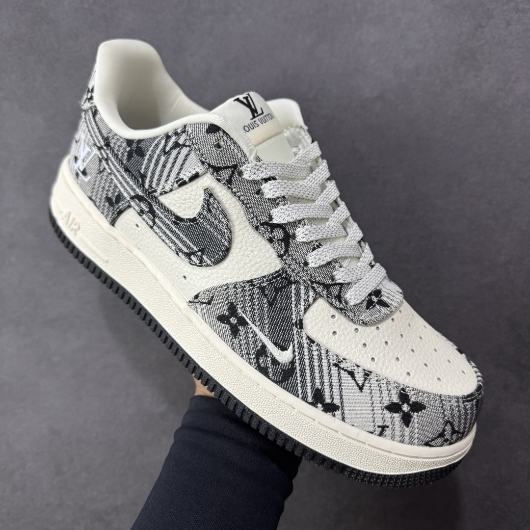 图片[3]-【定制版】NIke Air Force 1 \’07 Low “LV联名——灰花布”空军一号 低帮 运动鞋 休闲鞋 折边针车 工艺难度大 原楦头原纸板 原装鞋盒 定制五金配件 内置全掌气垫 原厂鞋底 货号：DF0188-077 尺码：36 36.5 37.5 38 38.5 39 40 40.5 41 42 42.5 43 44 44.5 45 编码：HXSA310320-选品中心