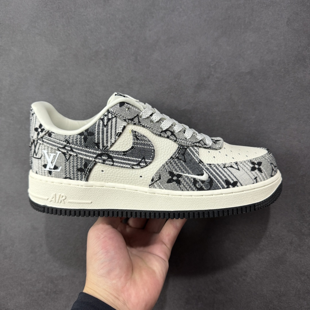 【定制版】NIke Air Force 1 \'07 Low “LV联名——灰花布”空军一号 低帮 运动鞋 休闲鞋 折边针车 工艺难度大 原楦头原纸板 原装鞋盒 定制五金配件 内置全掌气垫 原厂鞋底 货号:DF0188-077 尺码:36 36.5 37.5 38 38.5 39 40 40.5 41 42 42.5 43 44 44.5 45 编码:HXSA310320-选品中心