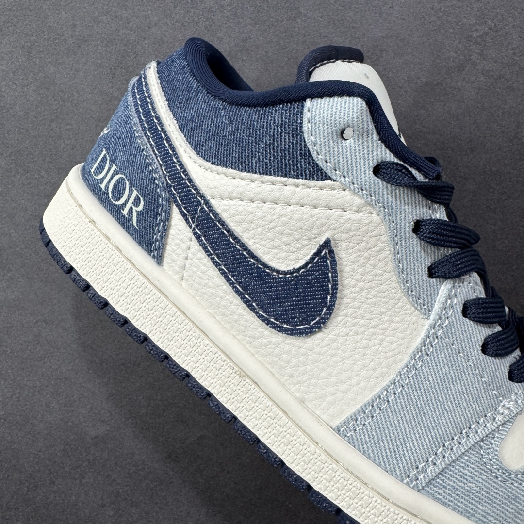 图片[6]-【定制版】Air Jordan 1 Low AJ1 乔1 迪奥联名 复古牛仔 高端定制 低帮复古篮球鞋 #定制鞋盒 大厂纯原品质出货 超高清洁度 皮料切割干净无任何毛边 细节完美 货号：QG2025-002 尺码：36 36.5 37 38 38.5 39 40 40.5 41 42 42.5 43 44 44.5 45-选品中心