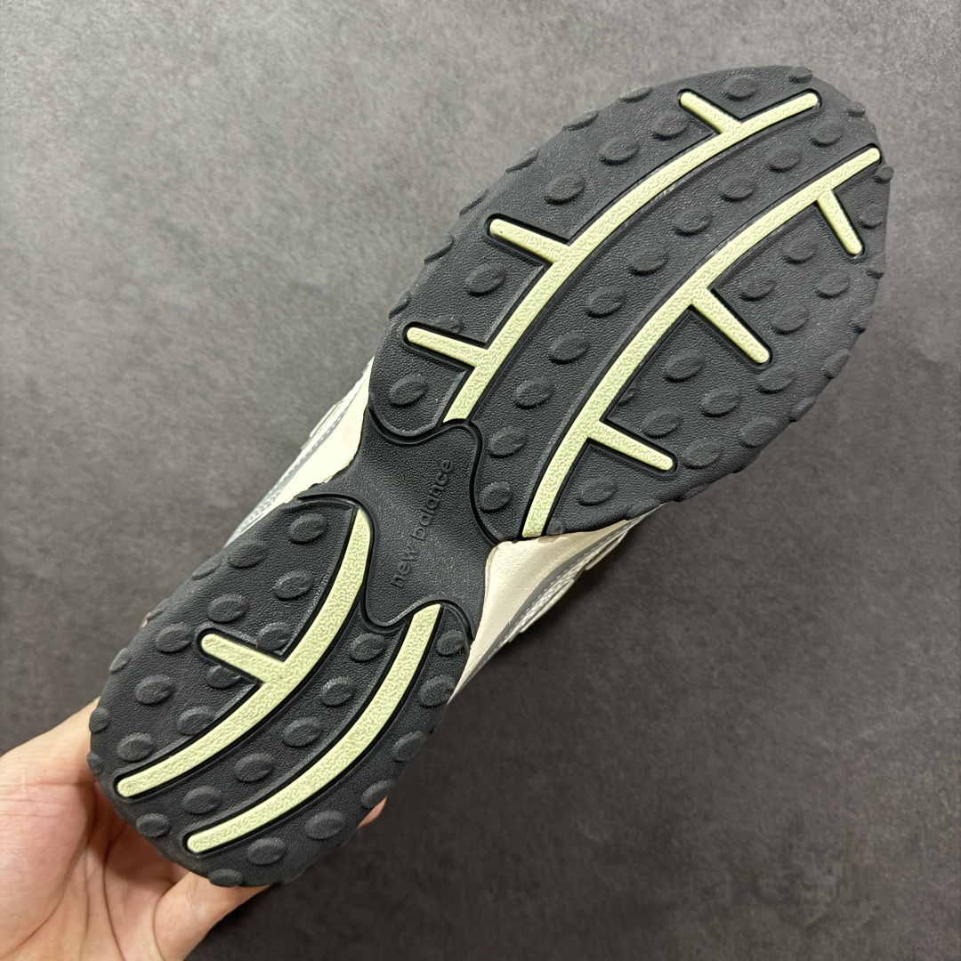  
【纯原】New Balance 新百伦204 复古休闲运动百搭老爹跑步鞋
#采用猪巴革组合网织鞋面材