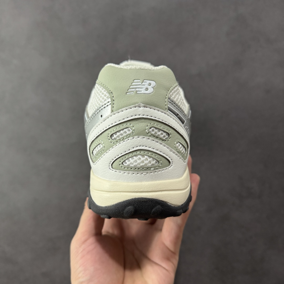  
【纯原】New Balance 新百伦204 复古休闲运动百搭老爹跑步鞋
#采用猪巴革组合网织鞋面材