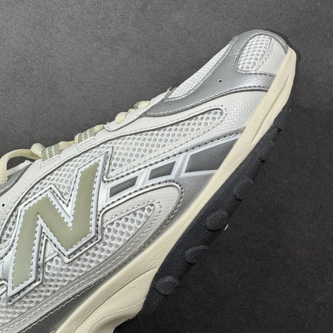  
【纯原】New Balance 新百伦204 复古休闲运动百搭老爹跑步鞋
#采用猪巴革组合网织鞋面材