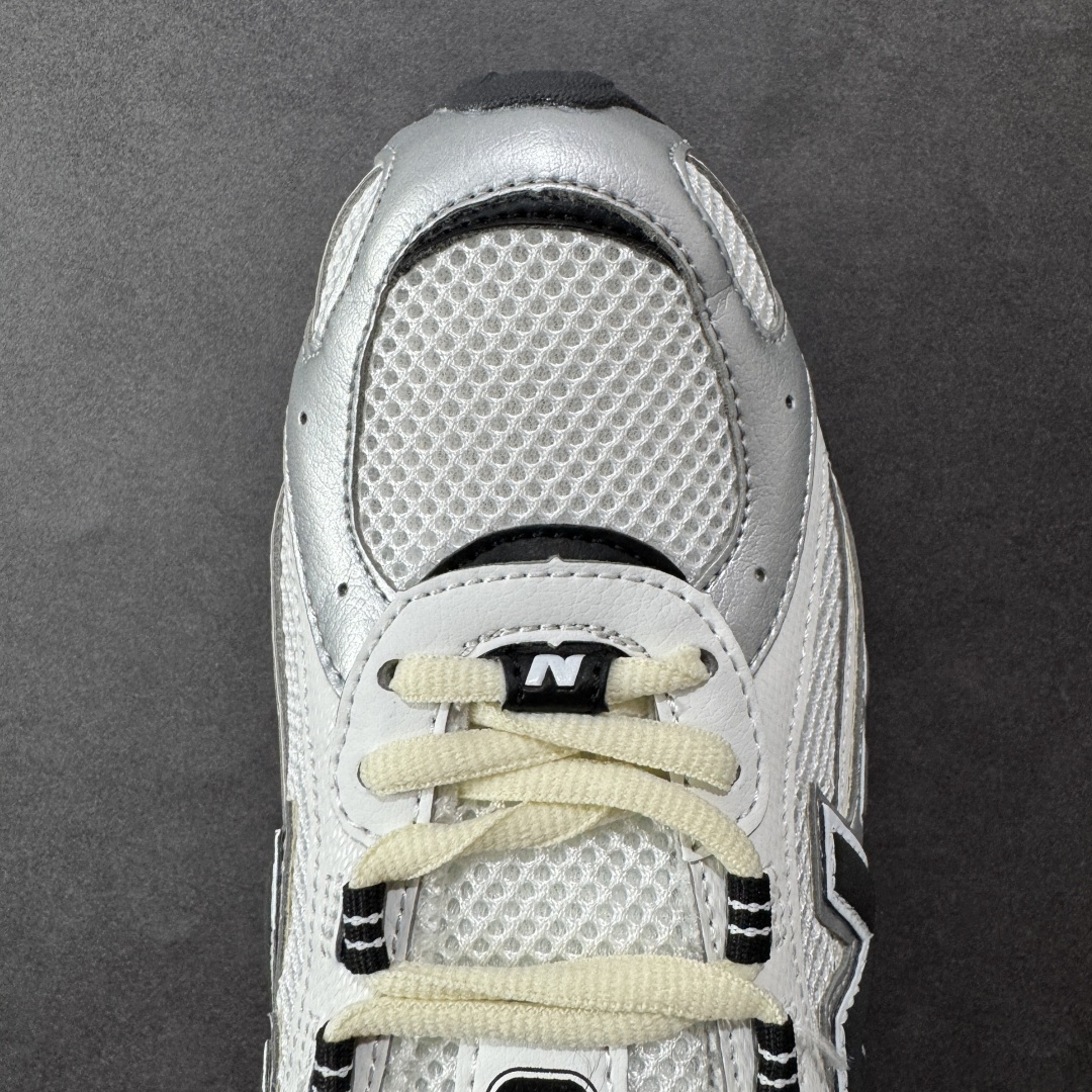  
【纯原】New Balance 新百伦204 复古休闲运动百搭老爹跑步鞋
#采用猪巴革组合网织鞋面材