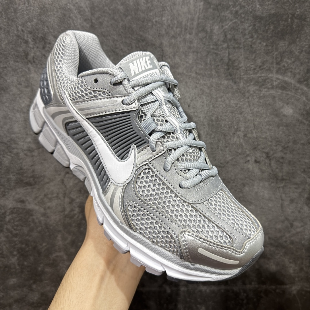  
【纯原】NK Zoom Vomero 5 
佛莫罗5代系列经典复古运动慢跑鞋 碳灰 FJ4151-0