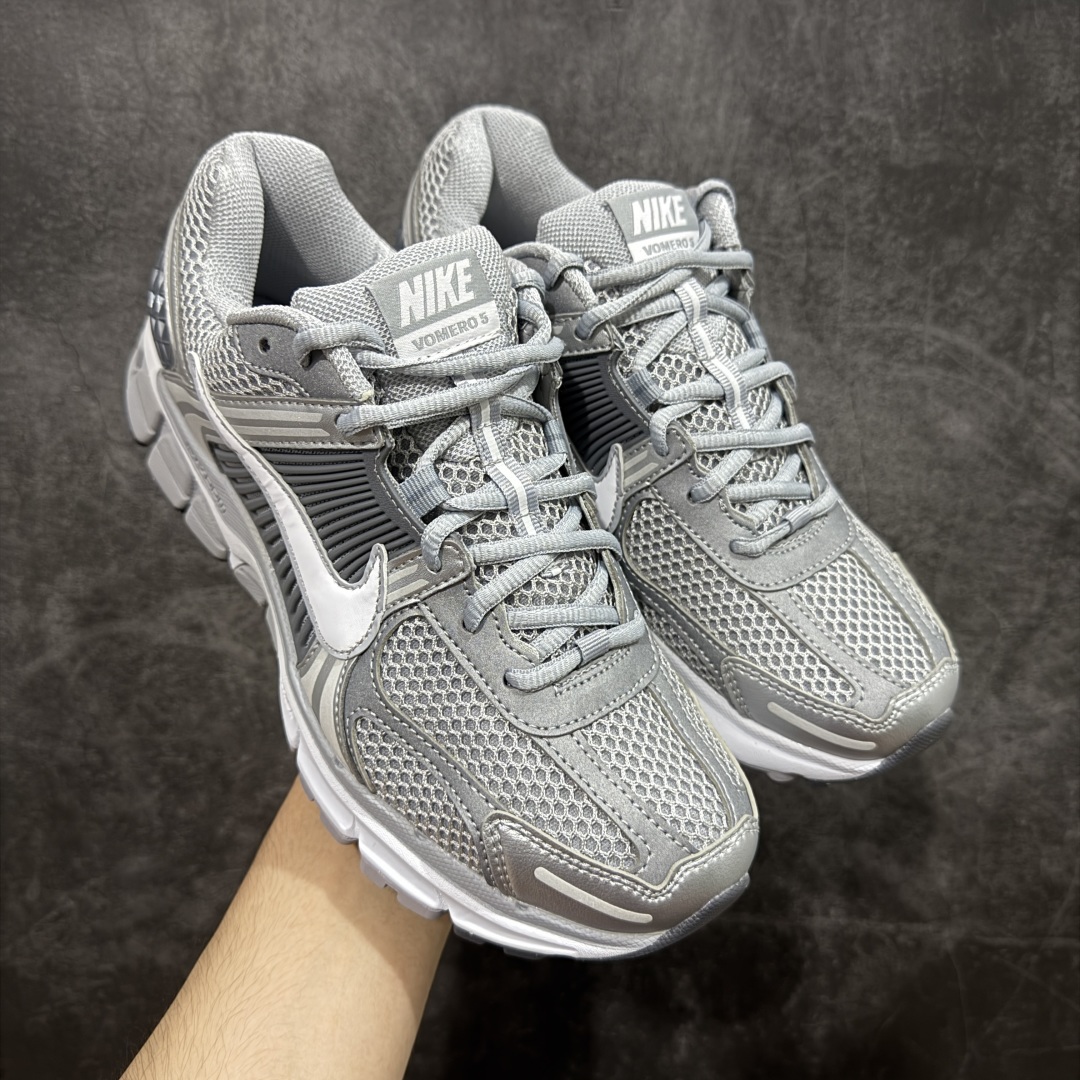  
【纯原】NK Zoom Vomero 5 
佛莫罗5代系列经典复古运动慢跑鞋 碳灰 FJ4151-0