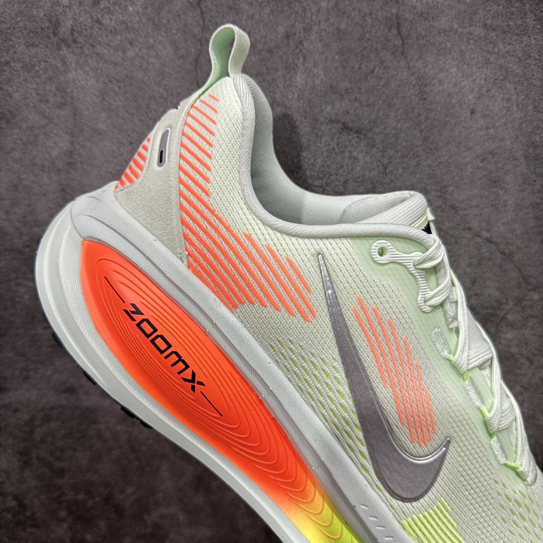  
【纯原】Nike Air Zoom Vomero 18 全新科技运动跑鞋 HM6803-300

