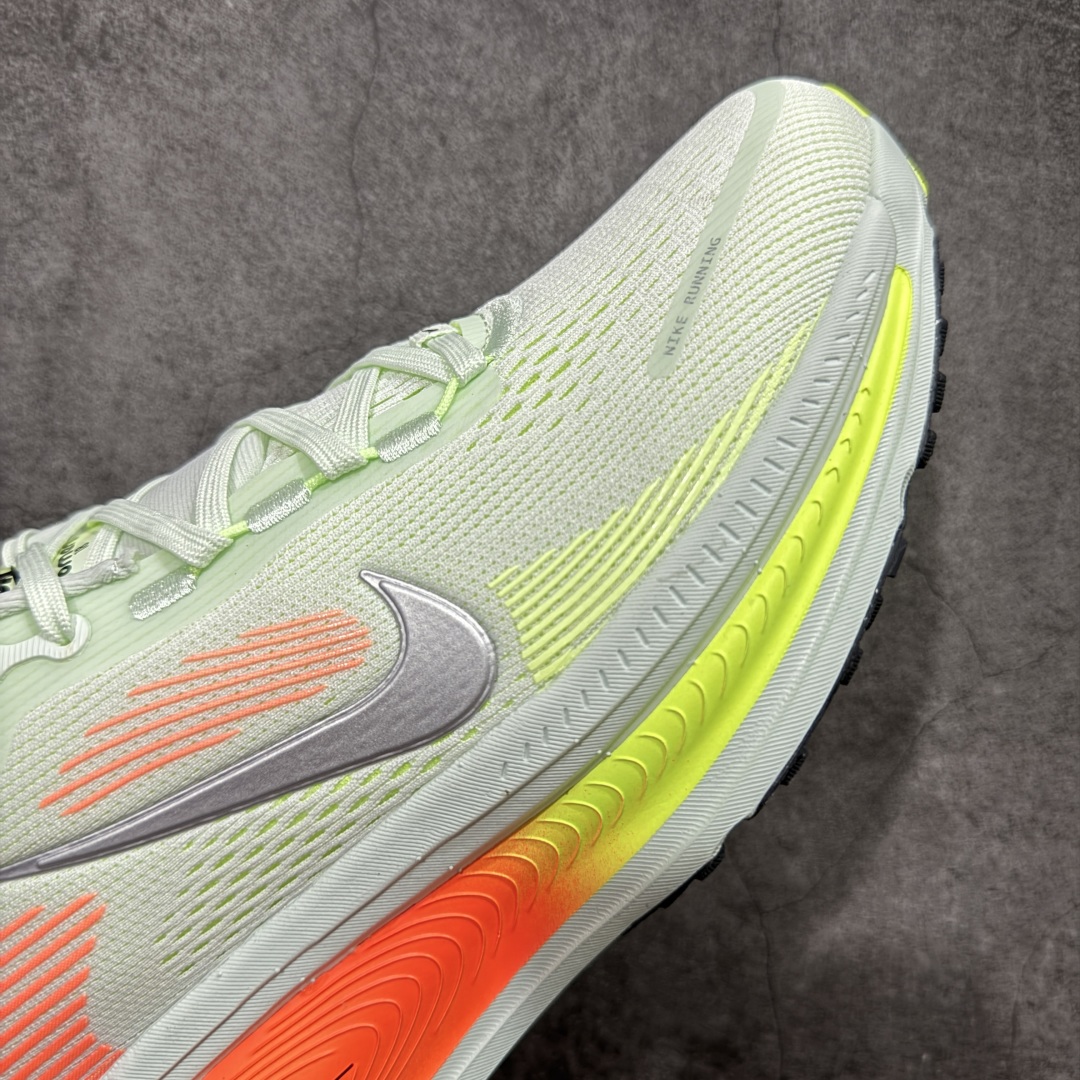  
【纯原】Nike Air Zoom Vomero 18 全新科技运动跑鞋 HM6803-300


