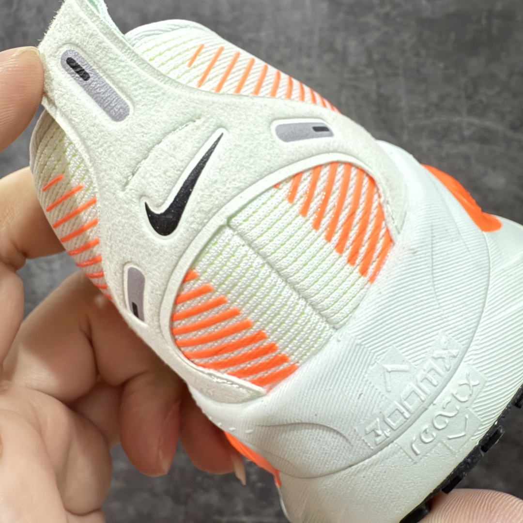  
【纯原】Nike Air Zoom Vomero 18 全新科技运动跑鞋 HM6803-300


